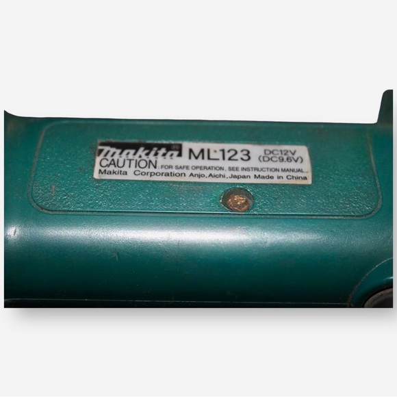 Makita 12V worklight - ML123 - Picture 6 of 9